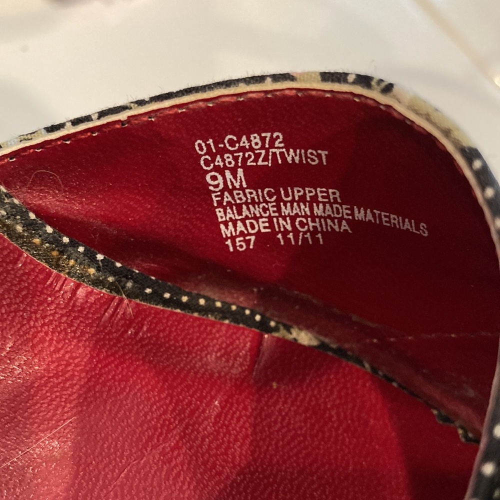 CLIFFS Sandals by White Mountain - Picture 13 of 13
